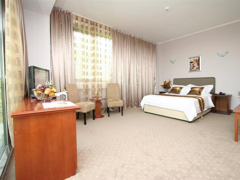 Hotel Zimbru Snagov Tincabesti Ngoại thất bức ảnh