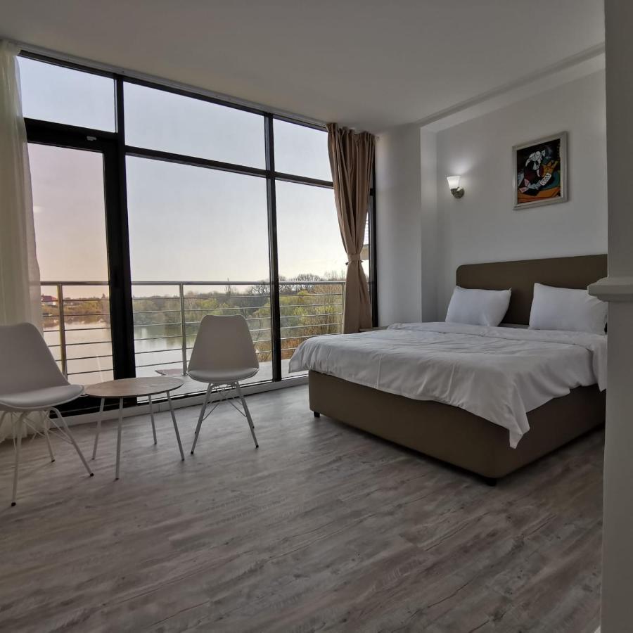 Hotel Zimbru Snagov Tincabesti Ngoại thất bức ảnh