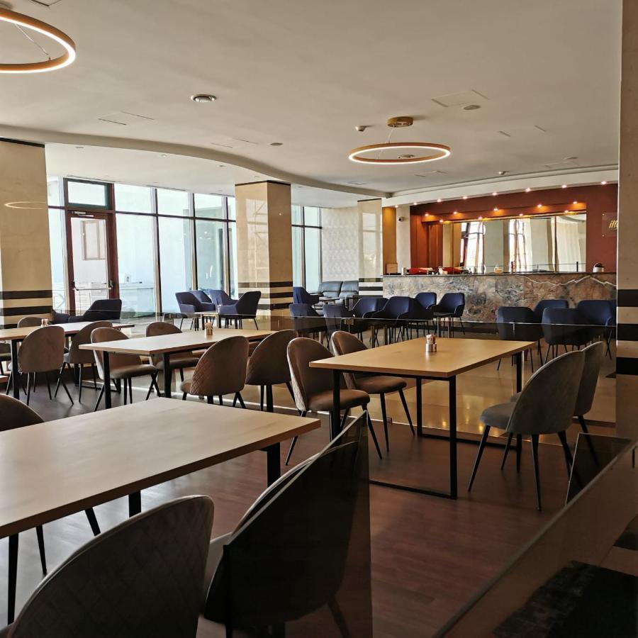 Hotel Zimbru Snagov Tincabesti Ngoại thất bức ảnh