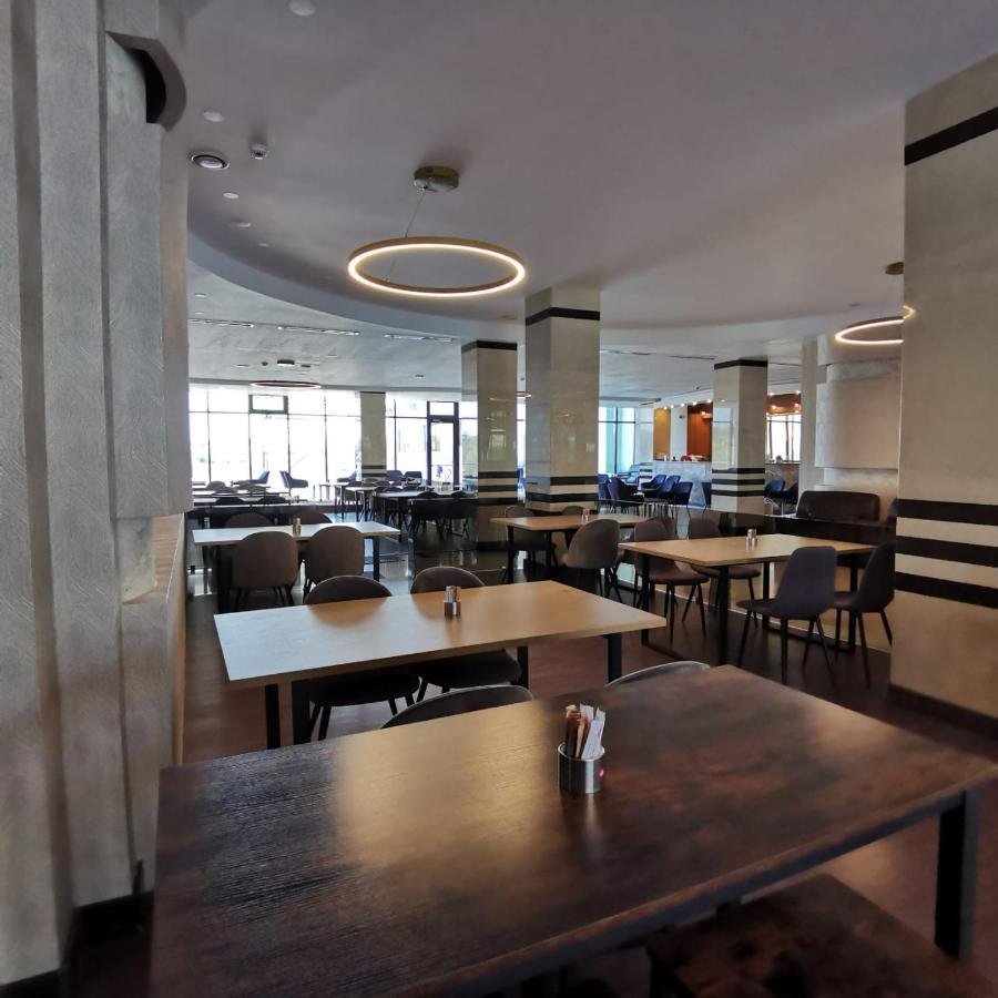 Hotel Zimbru Snagov Tincabesti Ngoại thất bức ảnh