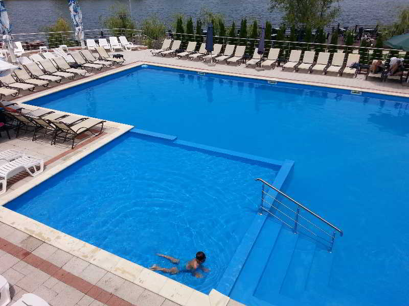 Hotel Zimbru Snagov Tincabesti Ngoại thất bức ảnh