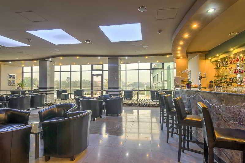 Hotel Zimbru Snagov Tincabesti Ngoại thất bức ảnh